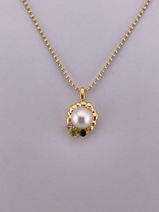 18k South Sea Pearl Flower Necklace