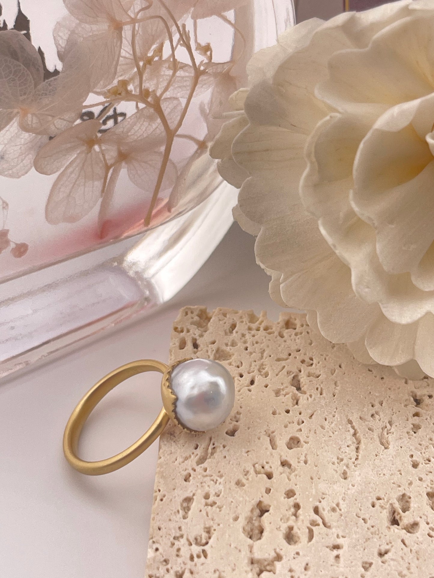 18k South Sea Oval Pearl Ring