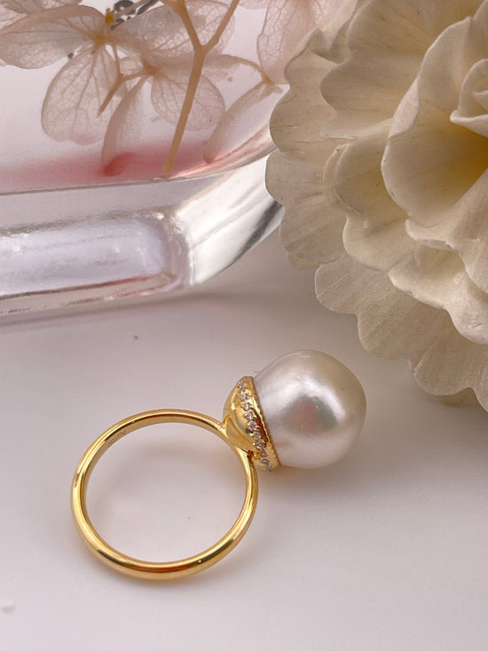 18k South Sea Pearl Diamond Ring