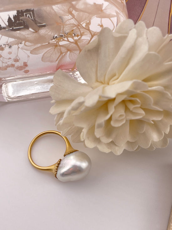 18k South Sea Baroque Pearl Ring